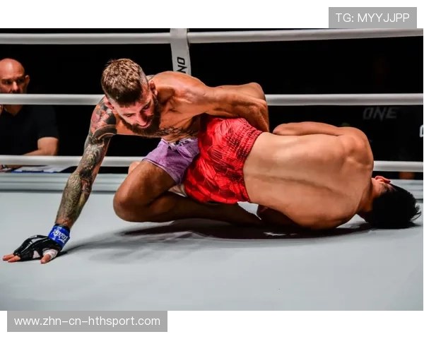 MMA赛后口角引发社媒大战